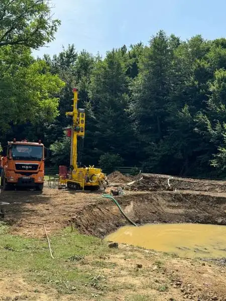 Imagine pentru:Lucrări de foraj pentru investigare sol, apa, micropiloțigalerie